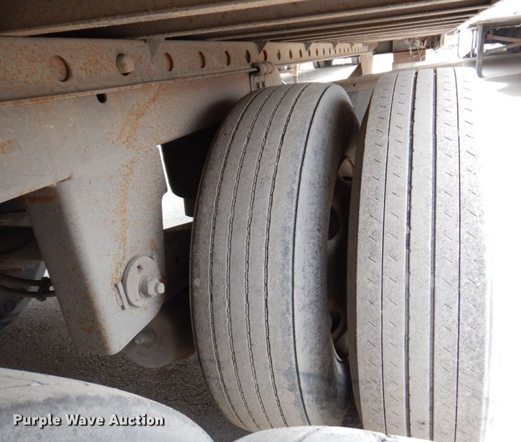 image for item DM6132 2006 Utility 300R  refrigerated van trailer