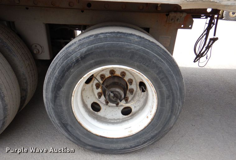 image for item DM6132 2006 Utility 300R  refrigerated van trailer