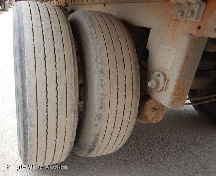 image for item DM6132 2006 Utility 300R  refrigerated van trailer