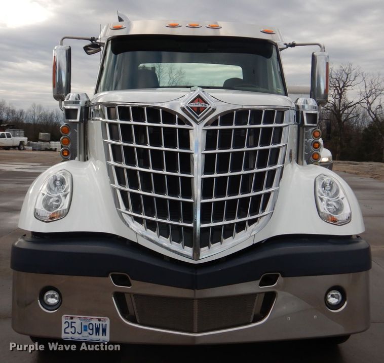image for item DM7264 2010 International Lonestar  semi truck