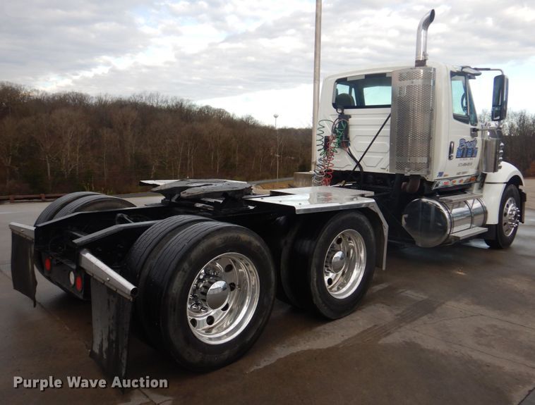 image for item DM7264 2010 International Lonestar  semi truck
