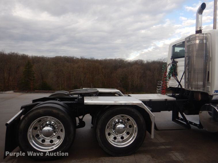 image for item DM7264 2010 International Lonestar  semi truck