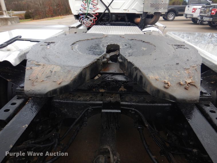 image for item DM7264 2010 International Lonestar  semi truck