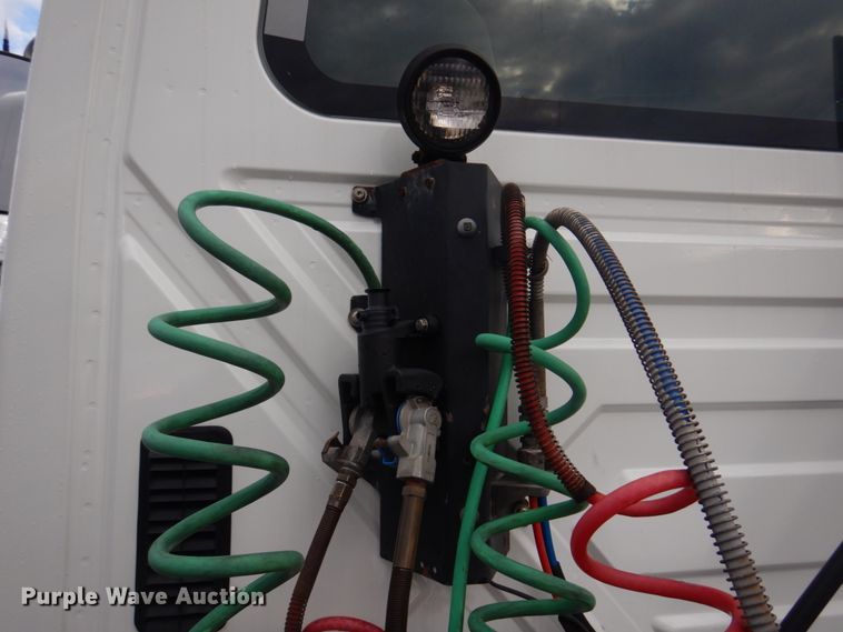 image for item DM7264 2010 International Lonestar  semi truck