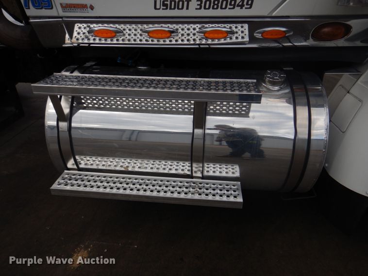 image for item DM7264 2010 International Lonestar  semi truck