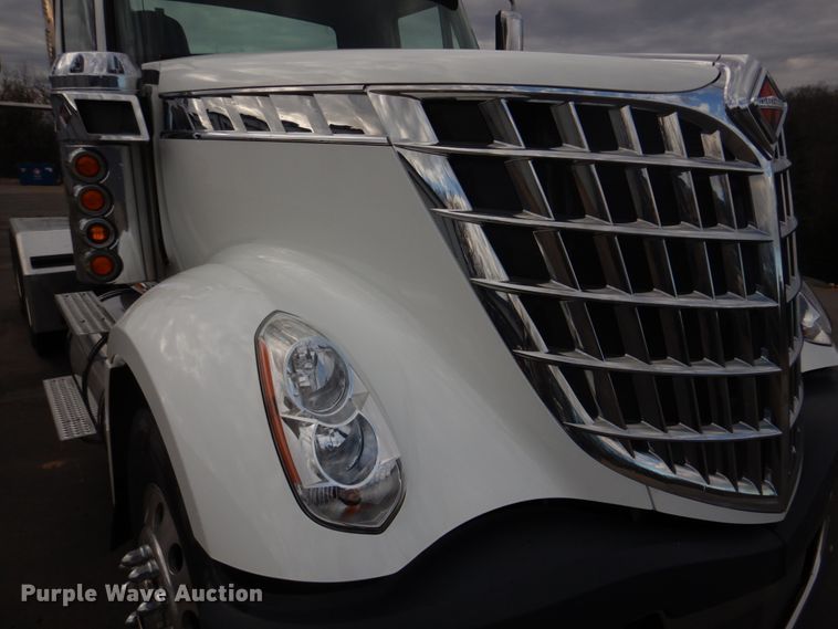 image for item DM7264 2010 International Lonestar  semi truck