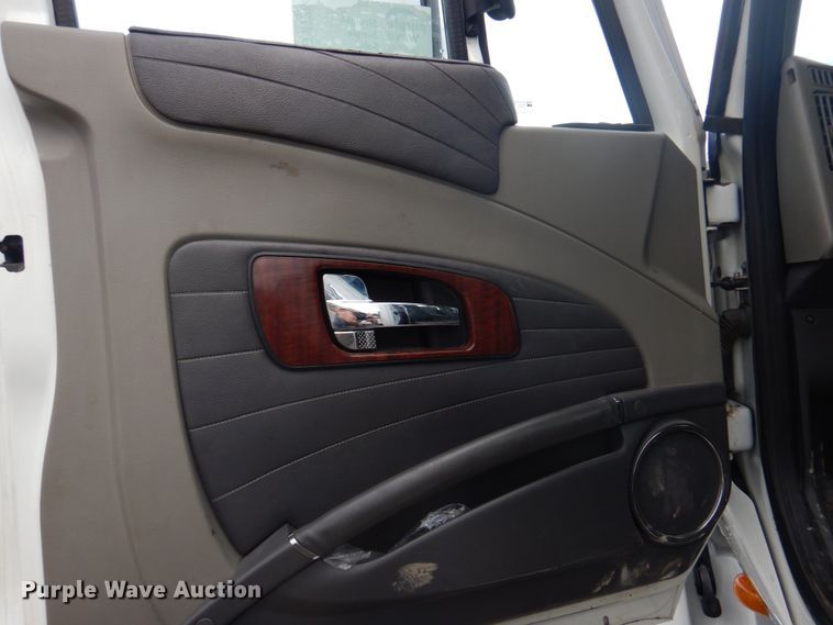 image for item DM7264 2010 International Lonestar  semi truck