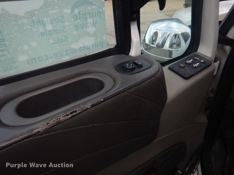 image for item DM7264 2010 International Lonestar  semi truck