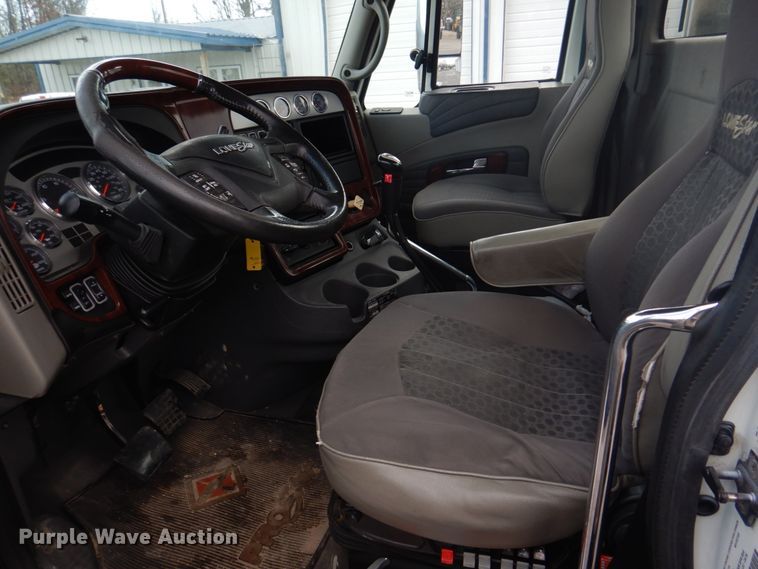 image for item DM7264 2010 International Lonestar  semi truck