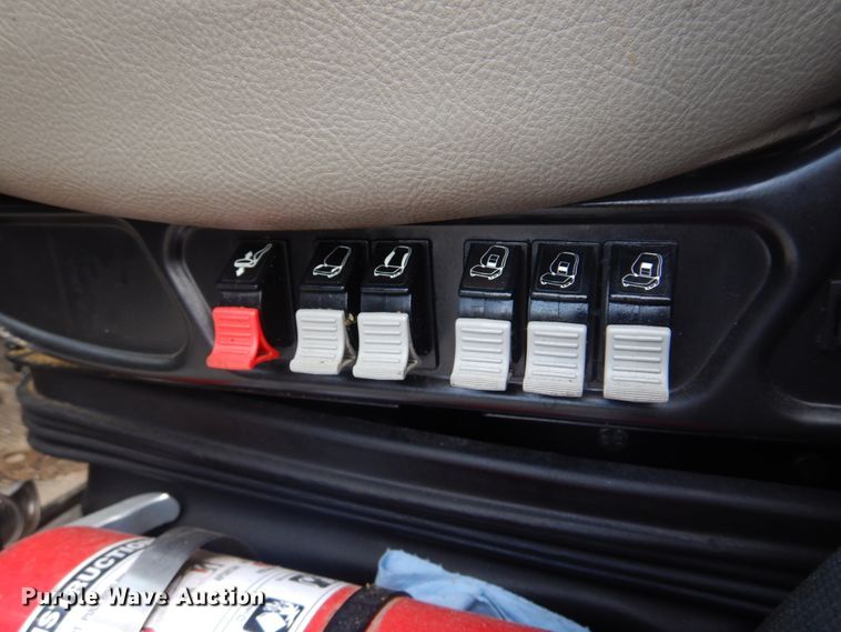 image for item DM7264 2010 International Lonestar  semi truck