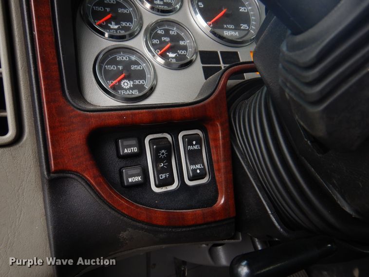 image for item DM7264 2010 International Lonestar  semi truck