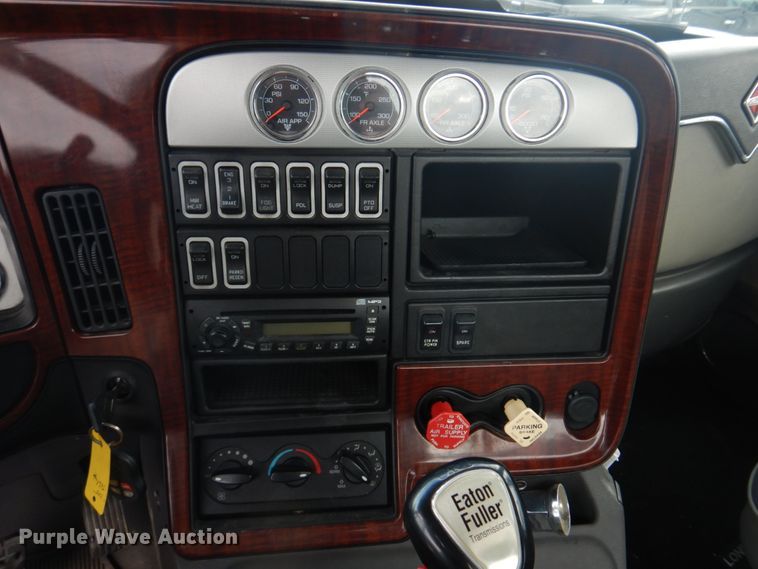 image for item DM7264 2010 International Lonestar  semi truck