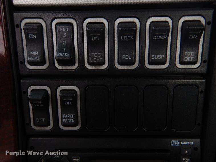 image for item DM7264 2010 International Lonestar  semi truck