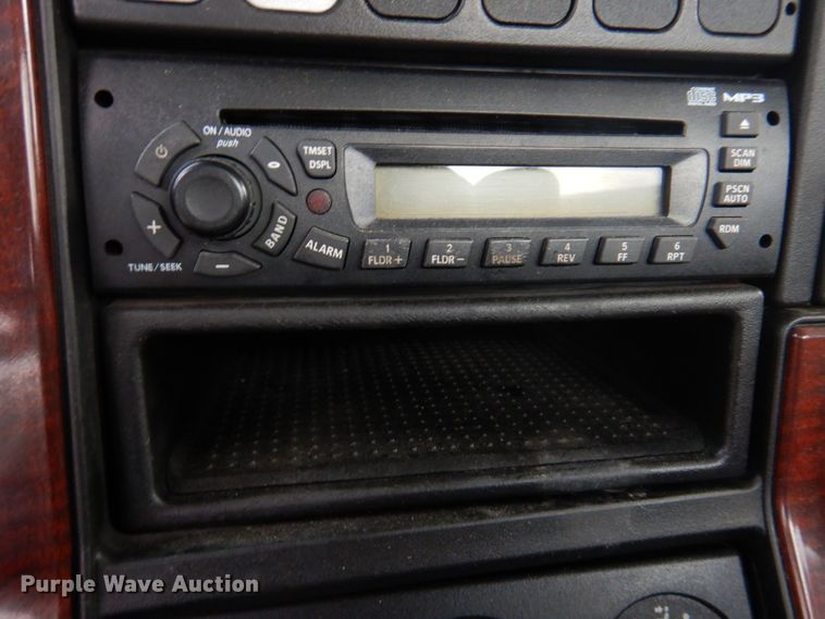 image for item DM7264 2010 International Lonestar  semi truck