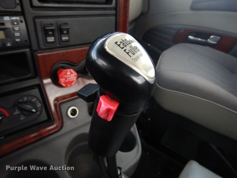 image for item DM7264 2010 International Lonestar  semi truck