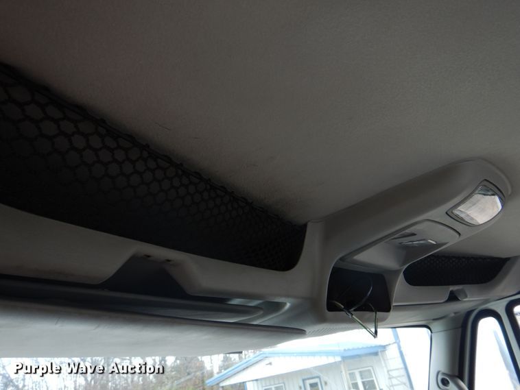 image for item DM7264 2010 International Lonestar  semi truck