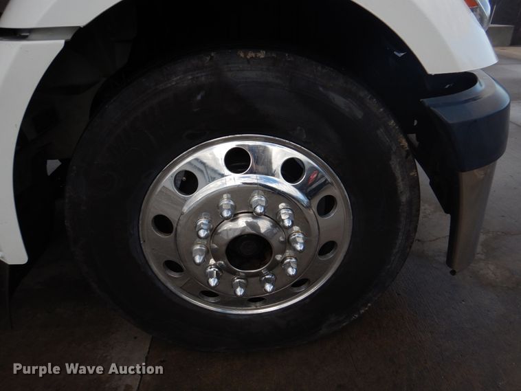 image for item DM7264 2010 International Lonestar  semi truck