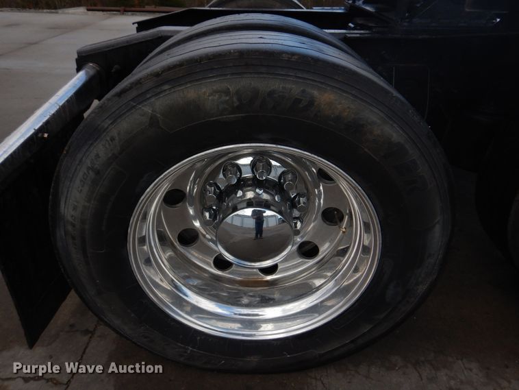 image for item DM7264 2010 International Lonestar  semi truck