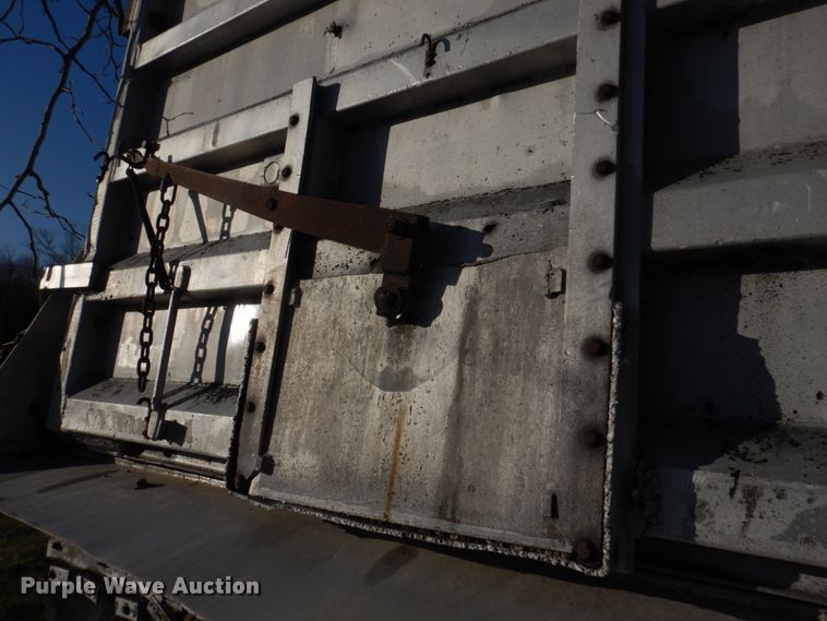 image for item DM7271 1963 Fruehauf NDS2-24 DA5-24  end dump trailer