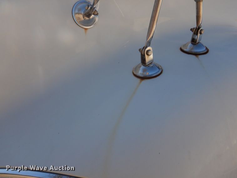 image for item DM7272 2009 Freightliner Columbia 120  semi truck