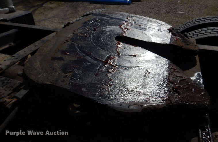 image for item DM7272 2009 Freightliner Columbia 120  semi truck