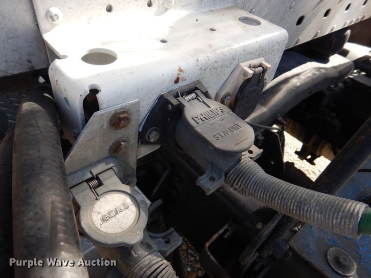 image for item DM7272 2009 Freightliner Columbia 120  semi truck