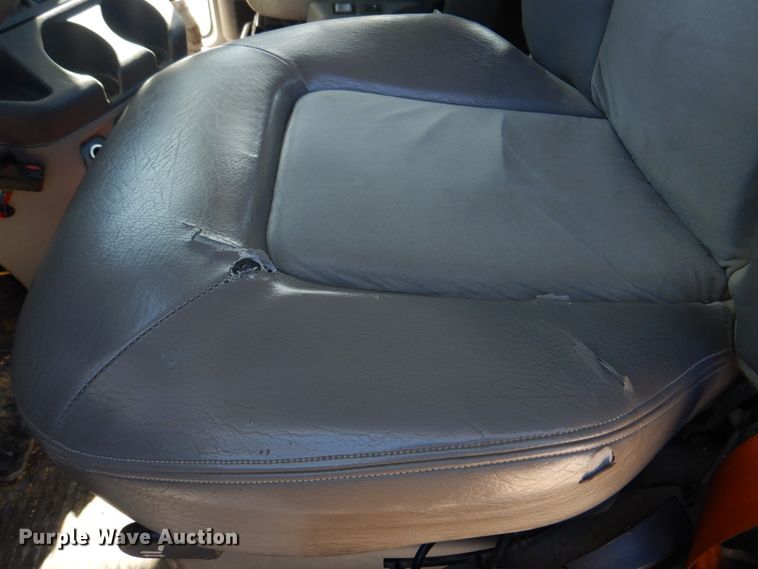 image for item DM7272 2009 Freightliner Columbia 120  semi truck