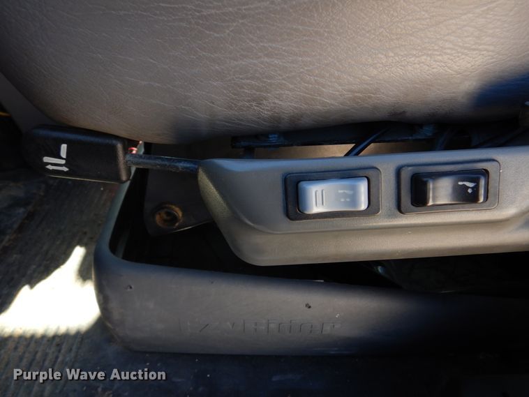 image for item DM7272 2009 Freightliner Columbia 120  semi truck