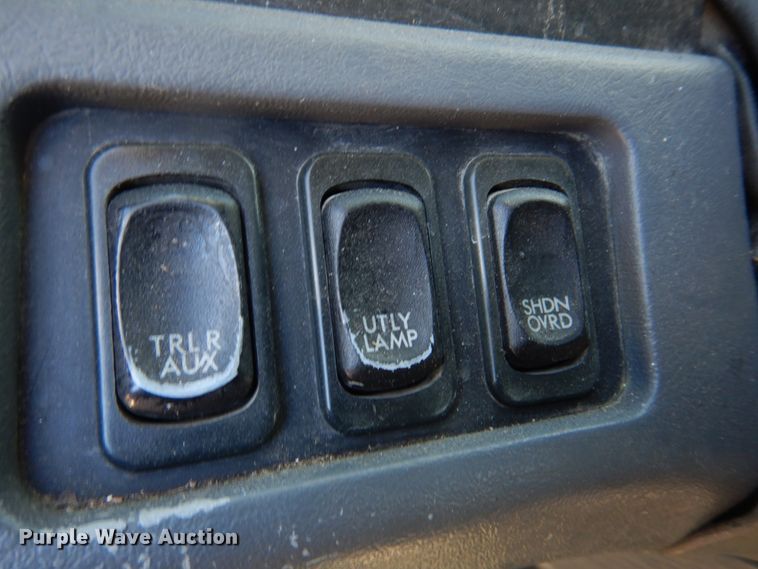 image for item DM7272 2009 Freightliner Columbia 120  semi truck