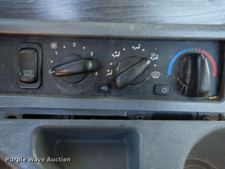 image for item DM7272 2009 Freightliner Columbia 120  semi truck