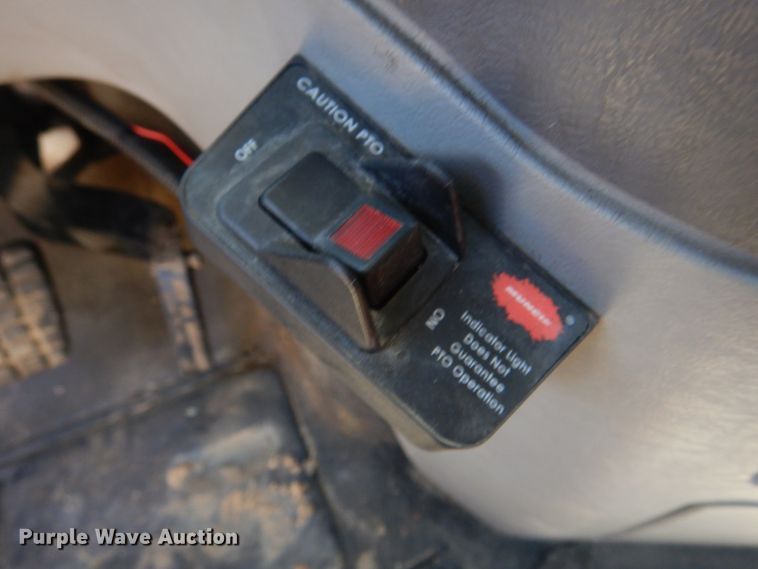 image for item DM7272 2009 Freightliner Columbia 120  semi truck