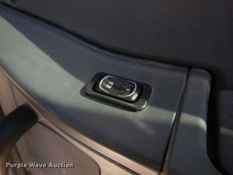 image for item DM7272 2009 Freightliner Columbia 120  semi truck