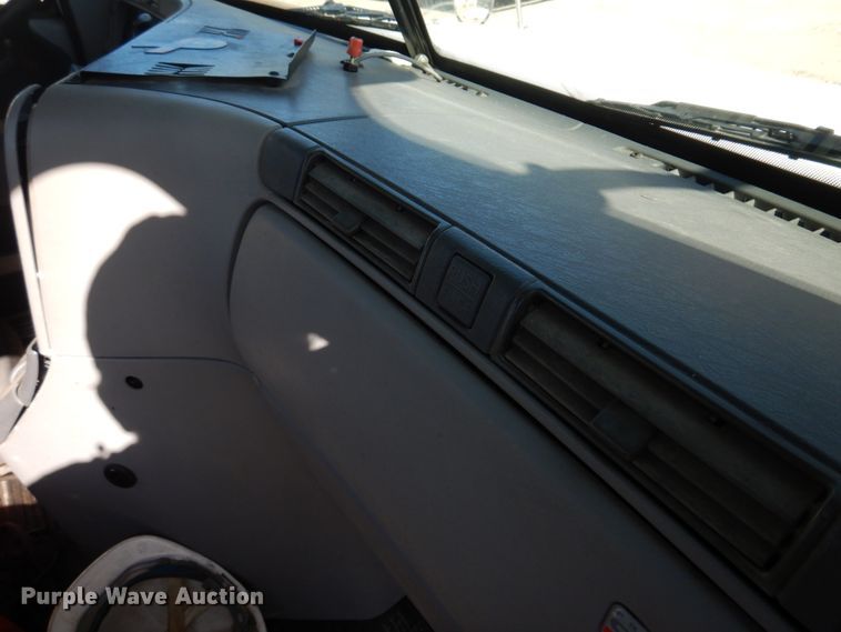 image for item DM7272 2009 Freightliner Columbia 120  semi truck