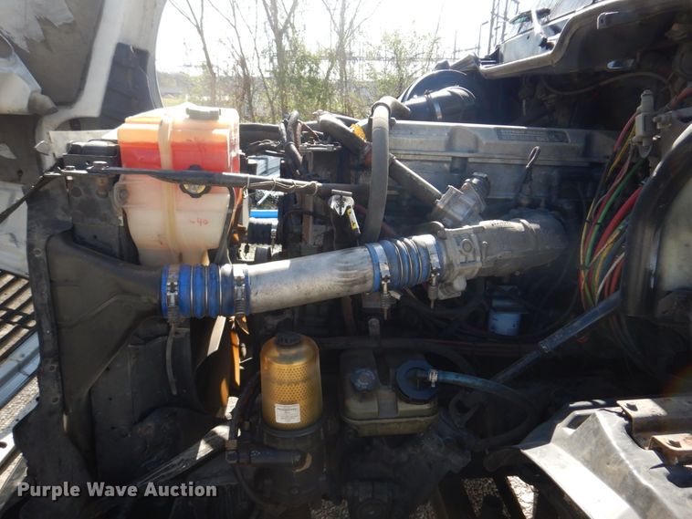 image for item DM7272 2009 Freightliner Columbia 120  semi truck