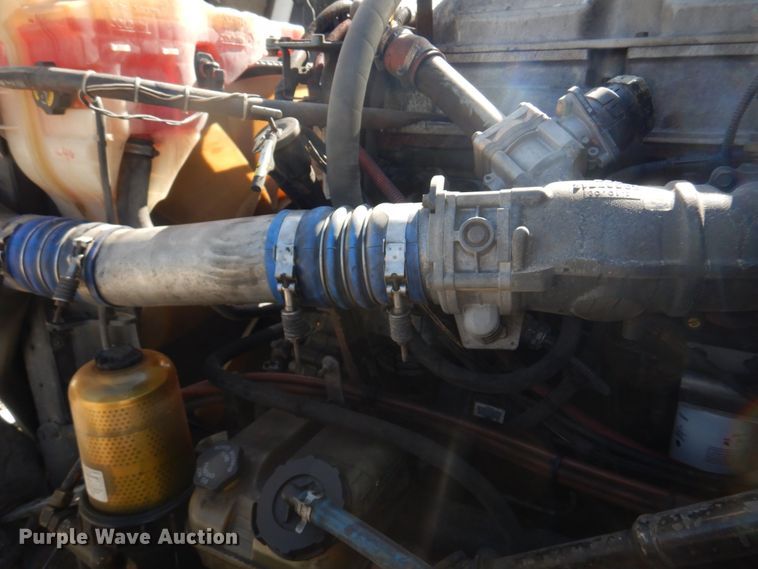 image for item DM7272 2009 Freightliner Columbia 120  semi truck