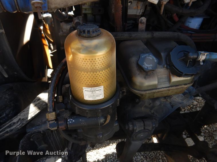 image for item DM7272 2009 Freightliner Columbia 120  semi truck