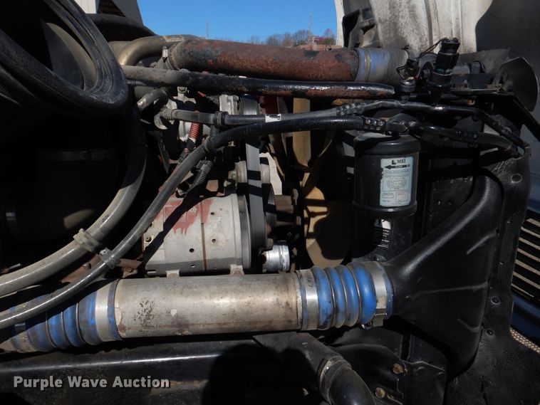 image for item DM7272 2009 Freightliner Columbia 120  semi truck