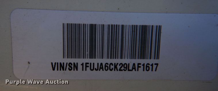 image for item DM7272 2009 Freightliner Columbia 120  semi truck