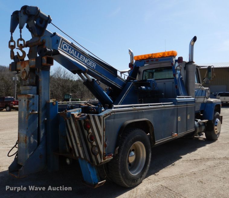 image for item DM7283 1979 Ford 9000  tow truck
