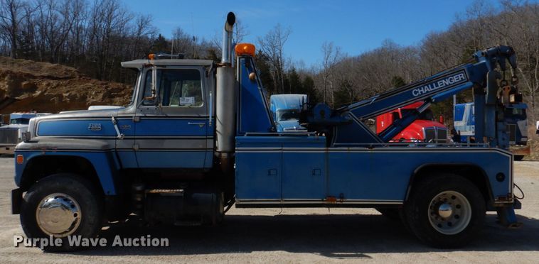 image for item DM7283 1979 Ford 9000  tow truck