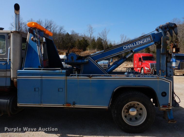 image for item DM7283 1979 Ford 9000  tow truck
