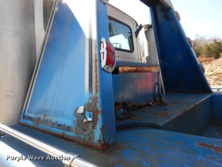 image for item DM7283 1979 Ford 9000  tow truck