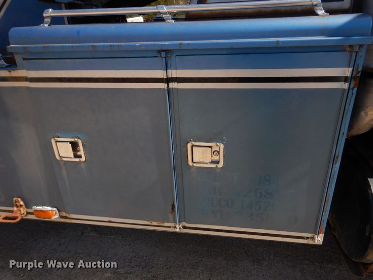 image for item DM7283 1979 Ford 9000  tow truck