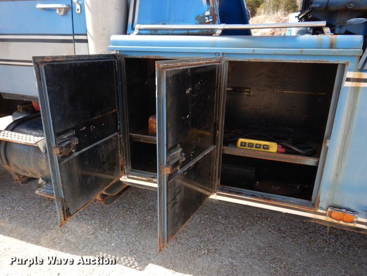 image for item DM7283 1979 Ford 9000  tow truck