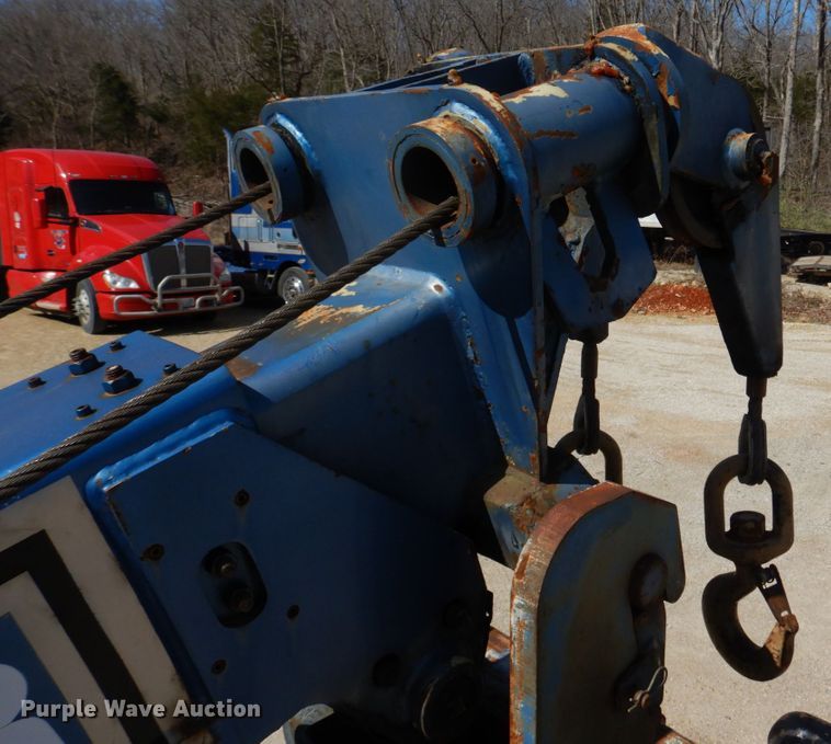 image for item DM7283 1979 Ford 9000  tow truck