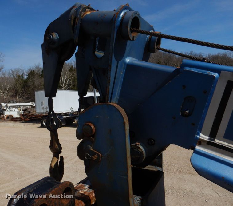 image for item DM7283 1979 Ford 9000  tow truck