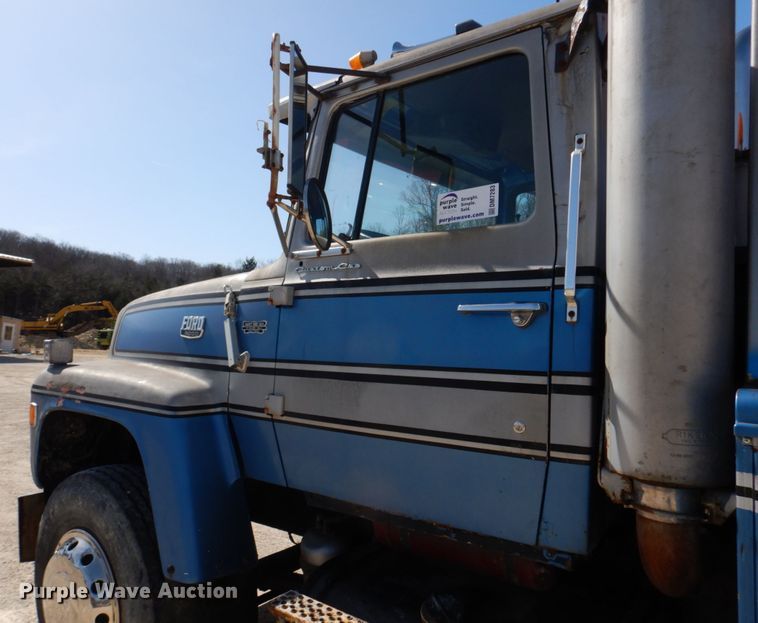 image for item DM7283 1979 Ford 9000  tow truck