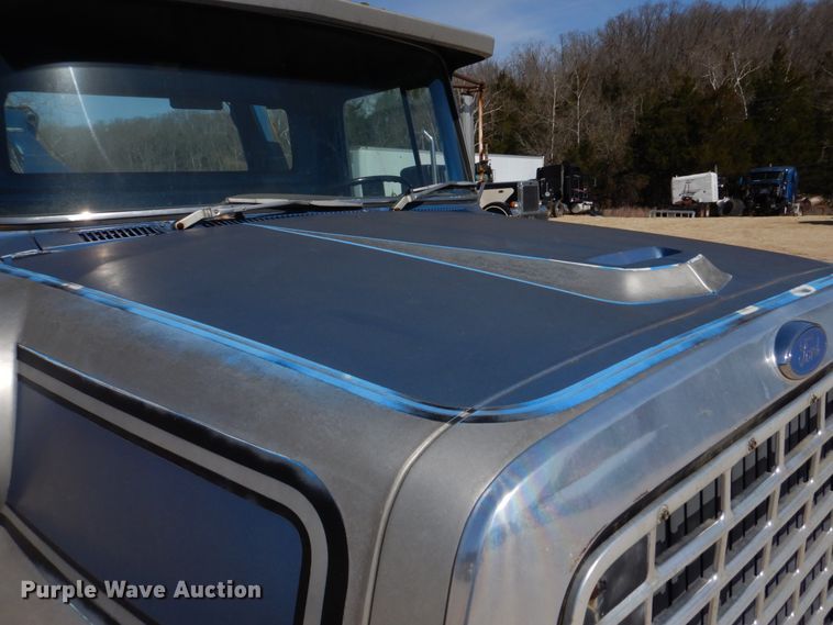 image for item DM7283 1979 Ford 9000  tow truck