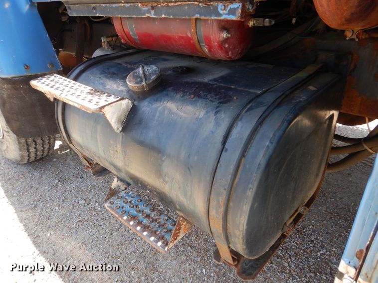 image for item DM7283 1979 Ford 9000  tow truck