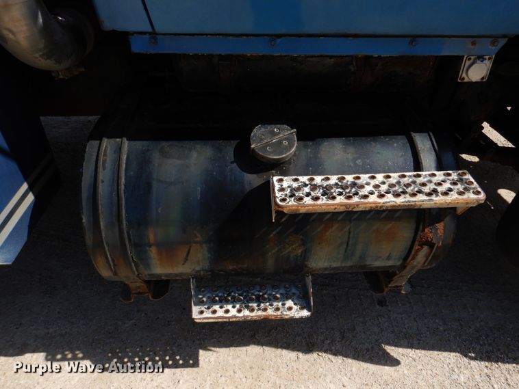 image for item DM7283 1979 Ford 9000  tow truck